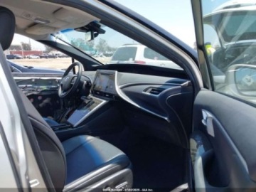 Toyota 2016 Toyota Mirai 2016 Toyota Mirai 4dr Sdn 2.0 Benzyna 247KM, zdjęcie 4