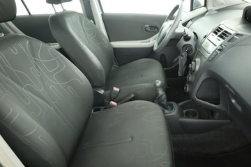 Toyota Yaris III Hatchback 5d 1.0 VVT-i 69KM 2011 Toyota Yaris 1.0 VVT-i, Klima, zdjęcie 6