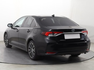 Toyota Corolla XII Sedan 1.8 Hybrid 122KM 2019 Toyota Corolla 1.8 Hybrid, Salon Polska, zdjęcie 3