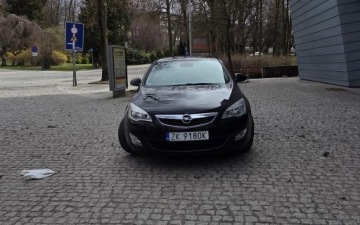 Opel Astra J Hatchback 5d 1.4 Turbo ECOTEC 140KM 2011 OPEL ASTRA J 2011 1.4 Turbo, zdjęcie 2