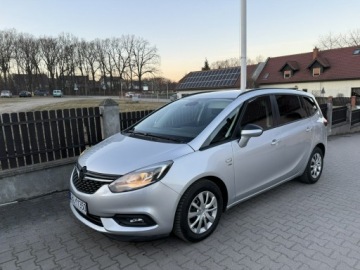 Opel Zafira C Tourer Facelifting 1.4 Turbo 140KM 2017 Opel Zafira 1,4 turbo 140ps ładna 133 tyś km
