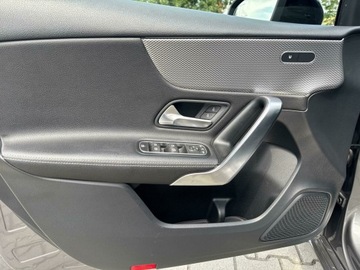 Mercedes Klasa A W177/V177 Hatchback 2.0 250 224KM 2018 Mercedes-Benz A 250 250 Pakiet Progressive - Salon, zdjęcie 15