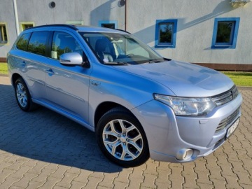 Mitsubishi Outlander 2013 Mitsubischi Outlander III PHEV HYBRID 4x4 Intense Serwis Bezwypadek, zdjęcie 1