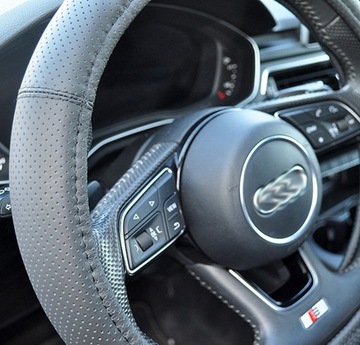 ЧЕХОЛ РУЛЯ ИЗ ПЕРФОРИРОВАННОЙ КОЖИ (M)