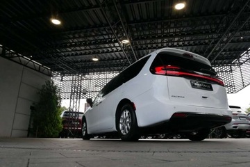 Chrysler Pacifica II 3.6 V6 291KM 2023 Chrysler Pacifica 18tys.km TouringL Polift Pentastar 3.6L V6 7os. 291KM St, zdjęcie 37