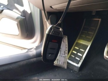 Audi A8 D4 S8 Facelifting 4.0 TFSI 520KM 2015 Audi S8 2015 Audi S8 4dr Sdn 4.0 Benzyna 520KM, zdjęcie 9