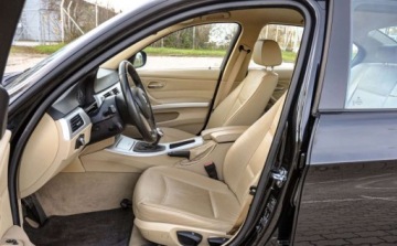 BMW Seria 3 E90-91-92-93 Limuzyna E90 320i 170KM 2008 BMW Seria 3 2,0 (170KM) Lift Skory Bezwypadkowy 2.0 Benzyna 170KM, zdjęcie 6