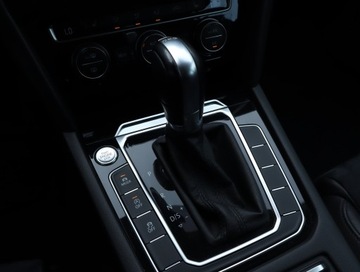 Volkswagen Passat B8 Limousine 2.0 TSI BlueMotion Technology 220KM 2015 VW Passat 2.0 TSI, Salon Polska, Serwis ASO, zdjęcie 15