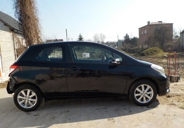 Toyota Yaris III 2012 Toyota Yaris Okazja Benzyna 72KM, zdjęcie 19