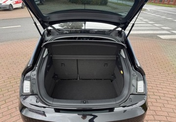 Audi A1 I Sportback 5d Facelifting 1.4 TDI ultra 90KM 2016 Audi A1 Sportback 1.4 Tdi SPORTBACK Navi Alu Extra stan 1.4 Diesel 90KM, zdjęcie 13