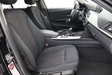 BMW Seria 3 F30-F31-F34 Touring 2.0 318d 143KM 2013 BMW 3 318 d, Navi, Klima, Klimatronic, Tempomat, zdjęcie 8