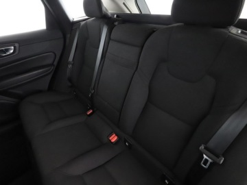 Volvo XC60 II 2021 Volvo XC 60 FV23% Momentum automat B4 AWD navi PDC, zdjęcie 16