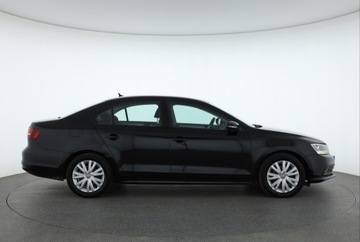 Volkswagen Jetta VI Sedan Facelifting 2.0 TDI 110KM 2016 VW Jetta 2.0 TDI, Salon Polska, Serwis ASO, Klima, zdjęcie 5