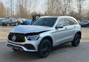 Mercedes GLC C253 Coupe 2.0 300 245KM 2019 Mercedes-Benz GLC 2.0B 244KM 2019r. 4Matic auto zarejestrowane i ubezpiecz, zdjęcie 2