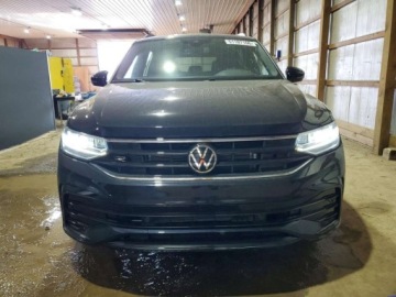 Volkswagen Tiguan II 2022 Volkswagen Tiguan 2022 VOLKSWAGEN TIGUAN SE R-LINE BLACK 2.0 Benzyna 187KM, zdjęcie 5