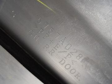 LIŠTA DVEŘE PRAVÝ ZADNÍ MITSUBISHI PAJERO IV 06-18