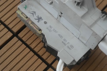 PEUGEOT 407 04-11 ZÁMEK DVEŘE PŘEDNÍ LEVÝ 9659740080F OE