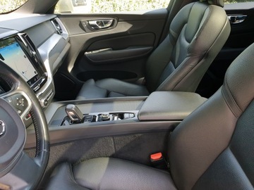 Volvo XC60 II 2019 VOLVO XC60 MR2020 4x4 AUT, PANORAMA, virtual cockpit, sport fotel, KAMERA, zdjęcie 19