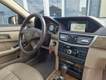 Mercedes Klasa E W212 Limuzyna 250 CGI BlueEFFICIENCY 204KM 2010 Mercedes E 250 CGI Elegance Automat Navi Skóry, zdjęcie 24