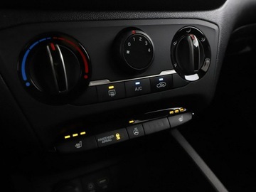 Hyundai i20 II Hatchback 5d Facelifting KAPPA 1.2 MPI 84KM 2018 Hyundai i20 klimatyzacja multifunkcja grzane, zdjęcie 23