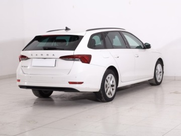 Skoda Octavia IV Kombi 2.0 TDI 115KM 2022 Skoda Octavia 2.0 TDI, Salon Polska, zdjęcie 4