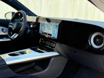 Mercedes CLA C118/X118 2025 MERCEDES-BENZ CLA 200 AMG Line Sedan 1.5 (163KM) 2025, zdjęcie 6