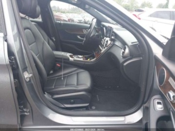 Mercedes Klasa C W205 2018 Mercedes-Benz Klasa C 300 4Matic 2018 2.0l 2.0 Benzyna 241KM, zdjęcie 9