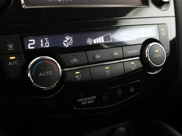 Nissan Qashqai II Crossover 1.6 DIG-T 163KM 2017 Nissan Qashqai Navi Kamera cofania Klimatyzacja, zdjęcie 25