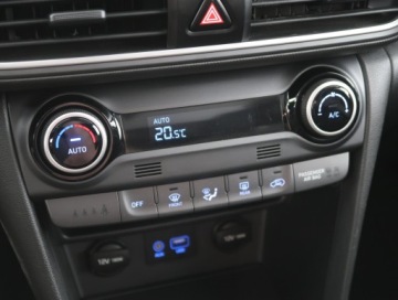 Hyundai Kona I Crossover 1.0 T-GDI 120KM 2018 Hyundai Kona 1.0 T-GDI, Salon Polska, zdjęcie 11