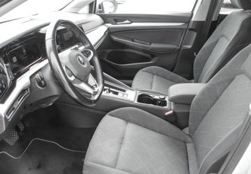 Volkswagen Golf VIII Variant 2.0 TDI 115KM 2021 Volkswagen Golf 2.0 TDI 85KW, kamera cofania, podgrzewane fotele przednie, zdjęcie 8