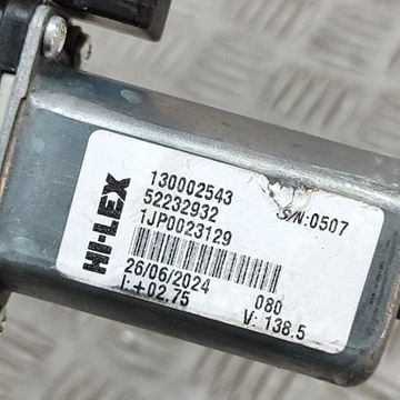 JEEP AVENGER 2024 PŘEDNÍ STRANA LEVÝ ZVEDÁK OKNO DVEŘE Z MOTORKEM