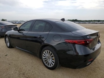 Alfa Romeo Giulia II Sedan 2.0 TBi 280KM 2018 Alfa Romeo Giulia Ti Q4 2018 2.0l 2.0 Benzyna 280KM, zdjęcie 1