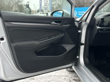 Volkswagen Golf VIII Variant 1.5 eTSI 150KM 2022 Volkswagen Golf APP!Tempomat ACC!Ambiente!Podgrzew, zdjęcie 9