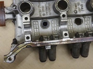 AUDI A4 B8 A5 A6 C6 2.0 TFSI KRYT VENTILU HLAVA 06H103475H