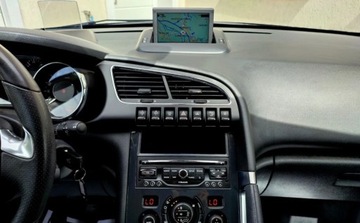 Peugeot 3008 I Crossover Facelifting 1.2 PureTech 130KM 2016 Peugeot 3008 Filmik VIDEO Head UP Panorama Navi Kamera Cofania 1.2 130KM, zdjęcie 14