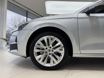 Skoda Octavia IV Liftback 1.5 TSI EVO 150KM 2024 Skoda Octavia Selection Pakiet Light View Plus ACC Kamera cofania FV23, zdjęcie 17