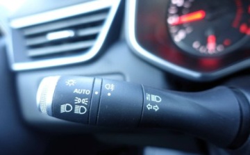 Renault Clio V Hatchback 5d 1.0 TCe 100KM 2019 Renault Clio 1.0TCe 100KM Full LED Tablet Asystenci jazdy Klima Oryginalny, zdjęcie 24