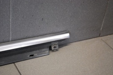 ХРОМИРОВАННАЯ НАКЛАДКА ПЕРЕДНЯЯ ЛЕВАЯ AUDI A6 C5 4B0853283J