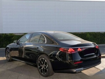 Mercedes Klasa E W214 2025 MERCEDES-BENZ E Klasa 200 Avantgarde 2.0 (197KM) 2025, zdjęcie 2