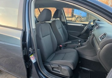 Volkswagen Golf VI Hatchback 5d 1.6 TDI-CR DPF BlueMotion 105KM 2010 Volkswagen Golf 1.6Dieselserwisprosto z Niemiec 1.6 Diesel 105KM, zdjęcie 13