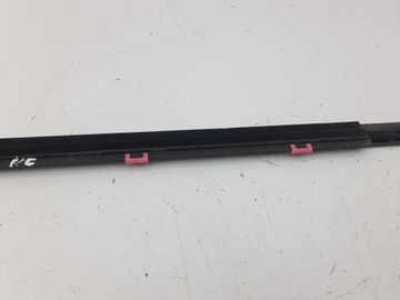 Kia stonic левая сторона задних дверей прокладка