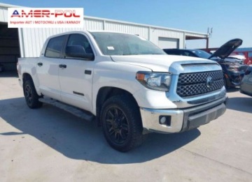 Toyota Tundra II 2021 Toyota Tundra 2021, 5.7L, 4x4, SR5, od ubezpieczalni 5.7 Benzyna 381KM