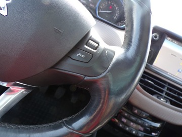 Peugeot 2008 I SUV 1.6 VTi 120KM 2013 PEUGEOT 2008 1.6 BENZ 120 KM ZAREJESTROWANY AUTO Z NIEMIEC, zdjęcie 19