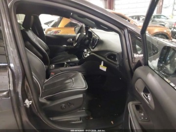 Chrysler Pacifica II 2023 Chrysler Pacifica Hybrid Limited 2023 3.6 Hybryda 287KM, zdjęcie 9