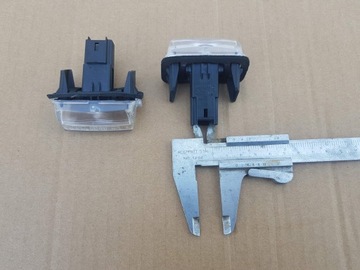 LAMPA OSVĚTLENÍ TABULKY ZADNÍ KRYT TOYOTA AVENSIS T27 2009-2011 KOMBI