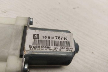 MOTOREK OKNO PŘEDNÍCH PRAVÝCH DVEŘE CITROEN C4 II (B7) 964884100 1.4L