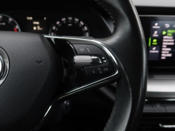 Skoda Octavia IV Liftback 1.0 TSI EVO 110KM 2022 Skoda Octavia 1.0 TSI e-tec, Salon Polska, zdjęcie 18