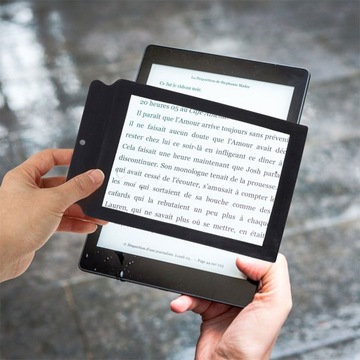 СТЕКЛЯННАЯ КНИГА С УВЕЛИЧЕНИЕМ В ЧЕРНОЙ РАМКЕ