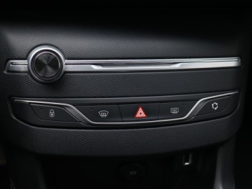 Peugeot 308 II SW Facelifting 1.2 PureTech 130KM 2019 Peugeot 308 1.2 PureTech, Automat, Navi, Klima, zdjęcie 18