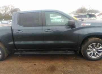 Chevrolet Silverado II 2021 Chevrolet Silverado 2021, 5.3L, 4x4, RST, od ubezpieczalni 5.3 Benzyna, zdjęcie 2